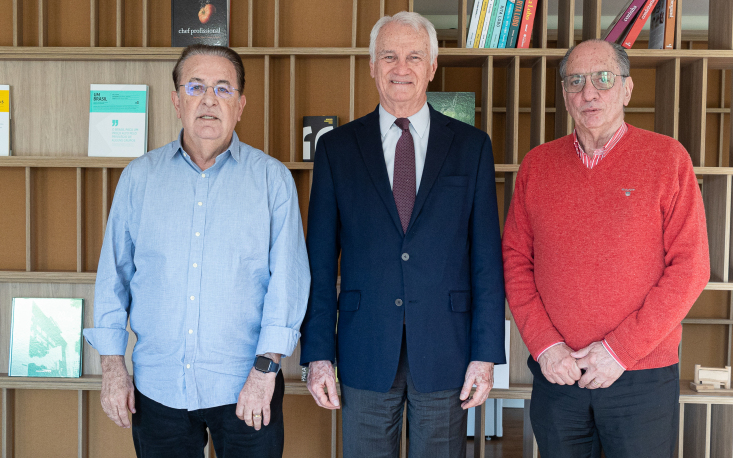 69025d4ce2571-edilson_dias_36340 Luiz Carlos Motta, presidente da Fecomerciários, ao lado de Ivo Dall'Acqua e Ricardo Patah