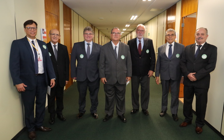 69fb902c956ee-1t7a2388 Grupo de empresários leva a parlamentares preocupações com custos inviáveis da mudança da escala 6x1