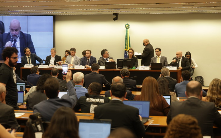 6a0478d99fc13-0u1a0470 Fabio Pina, assessor econômico da Federação, discursa durante reunião da comissão especial da escala 6x1