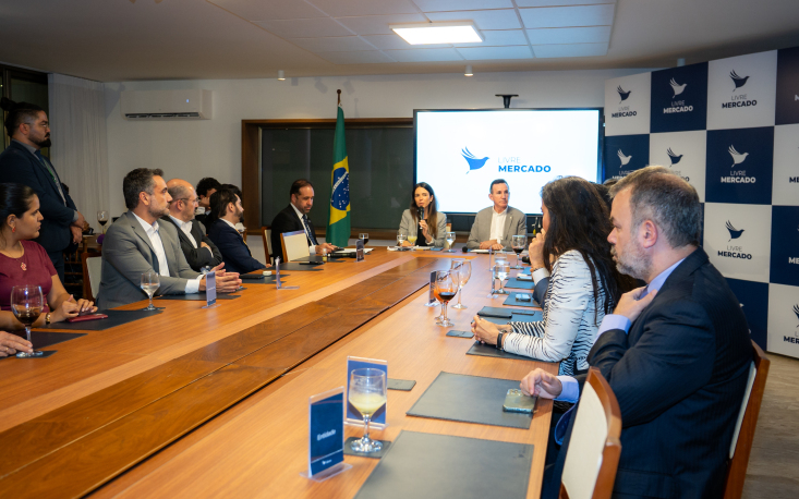 6a2014f6c3784-lm_101 Deputada Any Ortiz (PP/RS), presidente da Comissão Especial do Simples e também da Frente Parlamentar da Mulher Empreendedora, e o deputado Jorge Goetten (Rep/SC). (Foto: Renato Luiz/FecomercioSP)