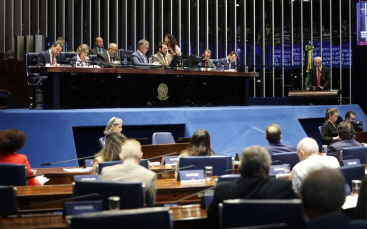 Redução para 40 horas semanais, sem redução proporcional da remuneração, pode representar acréscimo superior a R$ 158 bilhões por ano sobre a folha de pagamentos. Foto: Cristiano Silva