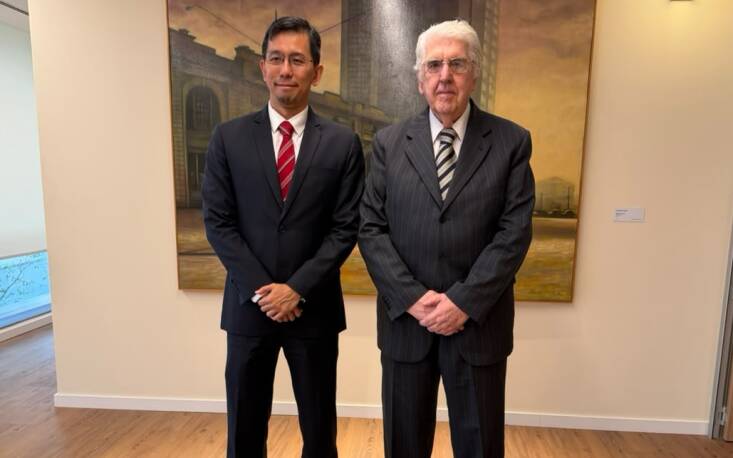 Rubens Medrano, vice-presidente da FecomercioSP e presidente do Conselho de Relações Internacionais, e Wei Wen Chia, embaixador de Singapura no Brasil. (Foto:  Cristina Carvalho/FecomercioSP)